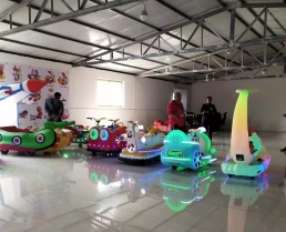 海外客戶(hù)來(lái)公司參觀測(cè)試車(chē)子并購(gòu)買(mǎi)海貝產(chǎn)品