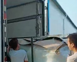 海貝客戶購買廣場游樂車打包發貨視頻