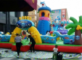充氣蹦蹦床客戶